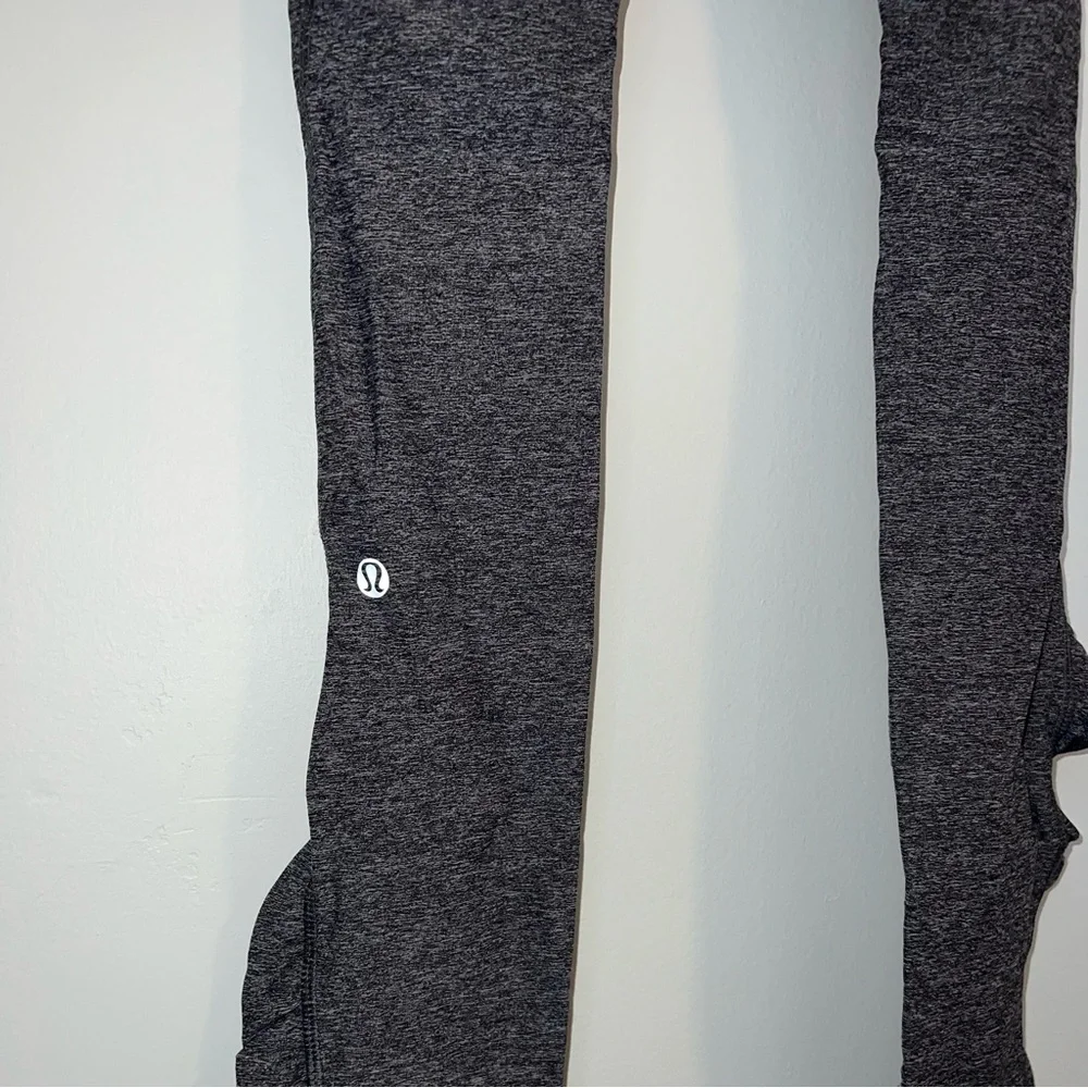 LuluLemon Wunder Train Leggings with Pockets - Picture 3 of 9